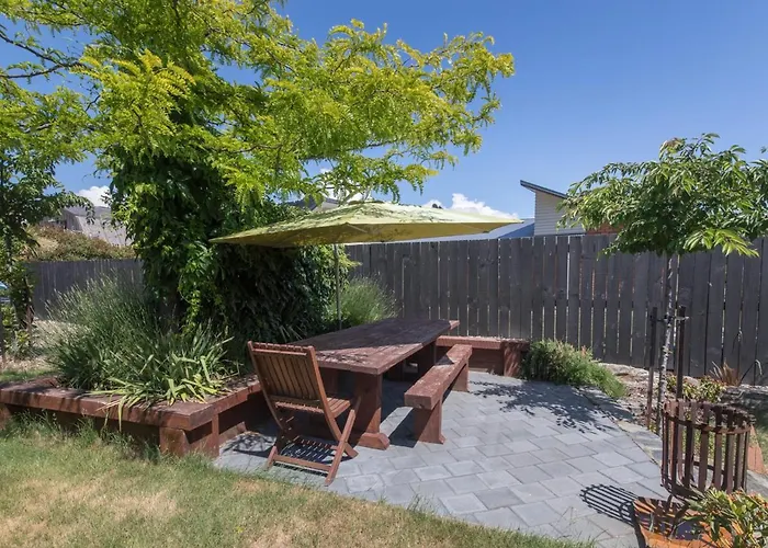Modern Charm - Town Near Wanaka